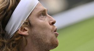 Wimbledon > Rublev, avant d&rsquo;affronter Alcaraz : « C&rsquo;est la même sensation qu&rsquo;avec Sinner. Avec eux, un ou deux points peuvent te coûter le match. Et si tu montre des faiblesses, tu es fini »